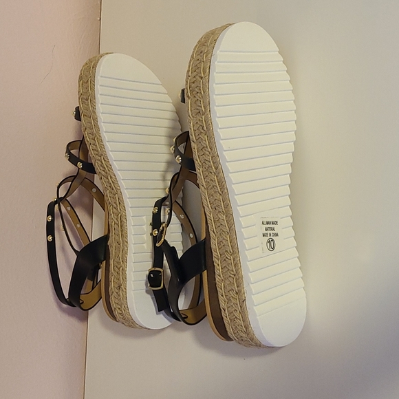 Soda Sandals - Picture 4 of 5